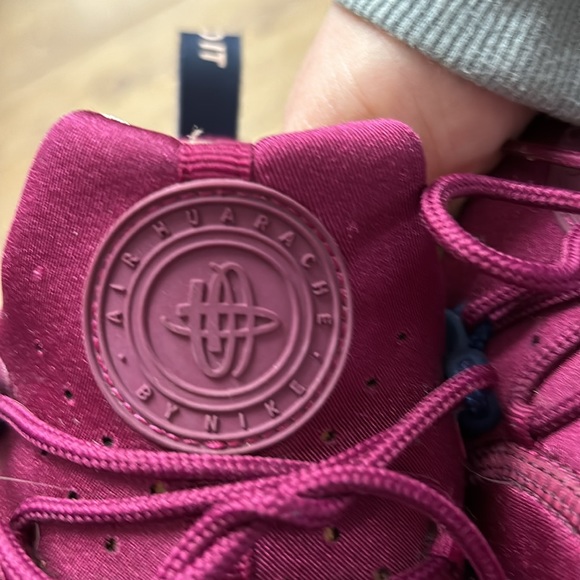 🎉FINAL CALL 🎉 Nike hurache sneakers - Picture 6 of 6